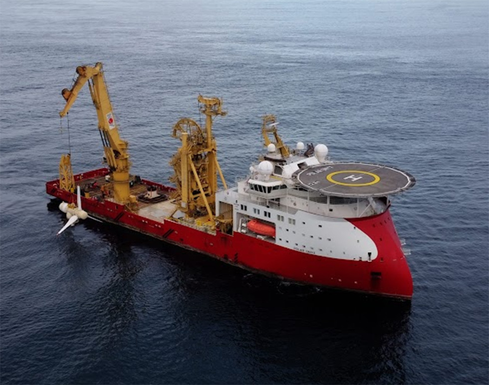 Tidal turbine deployment at sea